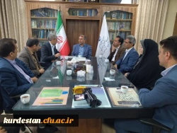 تأکید بر توسعه همکاری های مشترک در نشست صمیمانه با مدیرکل آموزش و پرورش کردستان 2