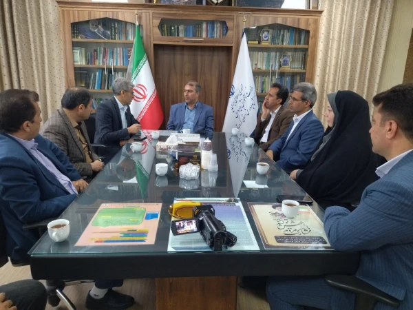 تأکید بر توسعه همکاری های مشترک در نشست صمیمانه با مدیرکل آموزش و پرورش کردستان 2