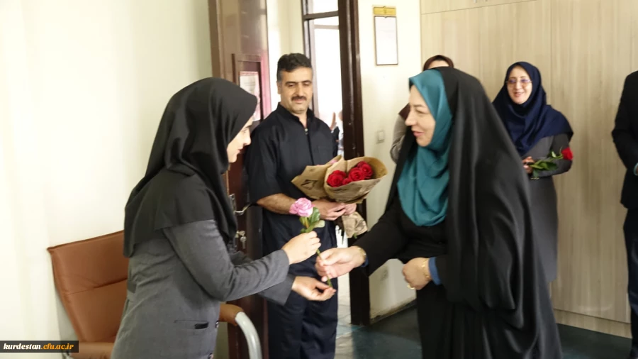 دیدار صمیمی دکتر ارکیان با اساتید و کارکنان حوزه آموزش در پردیس بنت الهدی صدر 3