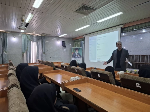 کارگاه «اخلاق حرفه ای در مشاوره» در پردیس بنت الهدی صدر سنندج برگزار شد 5