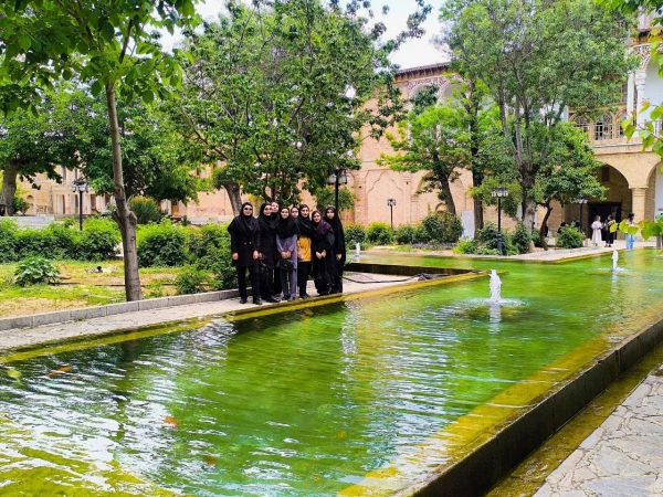 بازدید دانشجویان پردیس بنت الهدی صدر سنندج از عمارت تاریخی خسروآباد 2