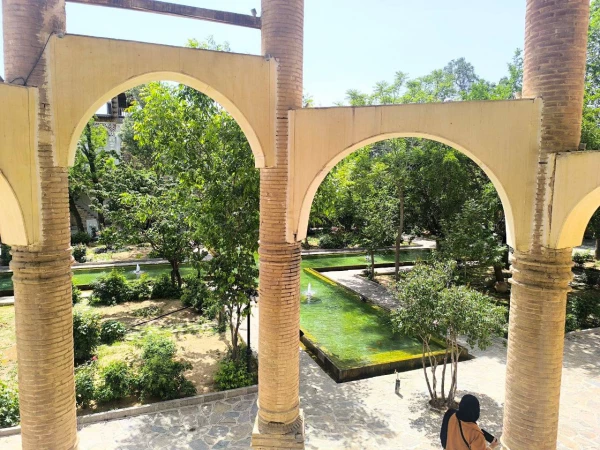 بازدید دانشجویان پردیس بنت الهدی صدر سنندج از عمارت تاریخی خسروآباد 3