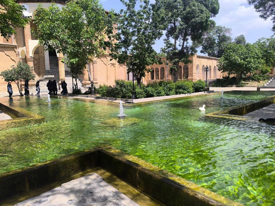 بازدید دانشجویان پردیس بنت الهدی صدر سنندج از عمارت تاریخی خسروآباد 4