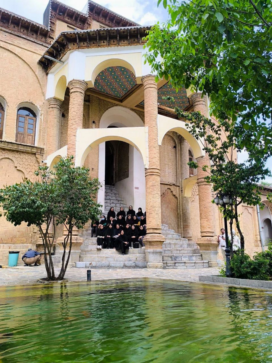 بازدید دانشجویان پردیس بنت الهدی صدر سنندج از عمارت تاریخی خسروآباد 6