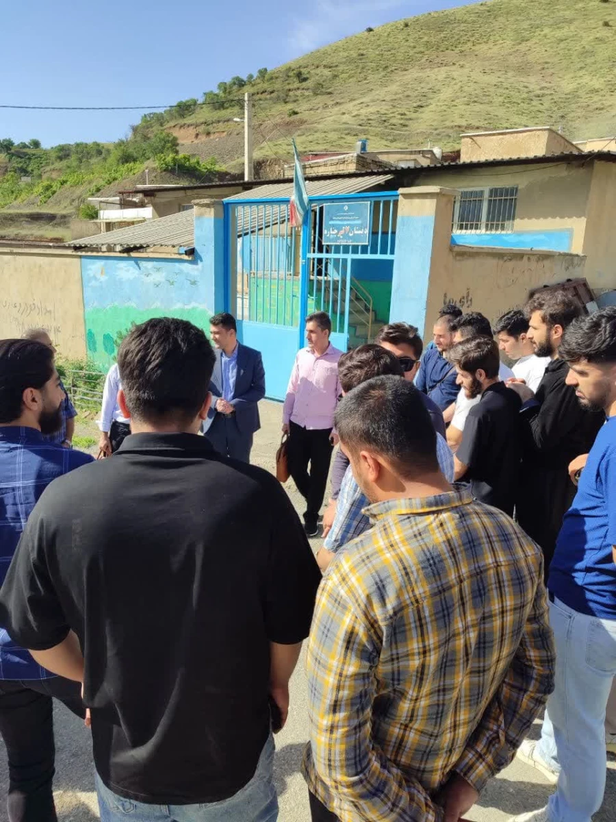 بازدید آموزشی دانشجویان رشته آموزش ابتدایی پردیس شهید مدرس از مدارس چندپایه مناطق روستایی 3