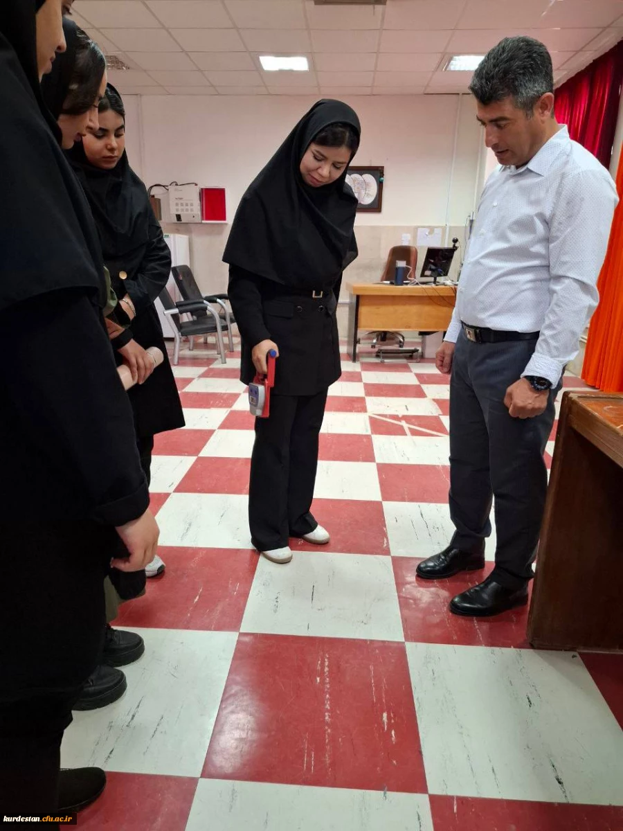 بازدید دانشجویان پردیس بنت الهدی صدر سنندج از آزمایشگاه ورزش دانشگاه کردستان 2