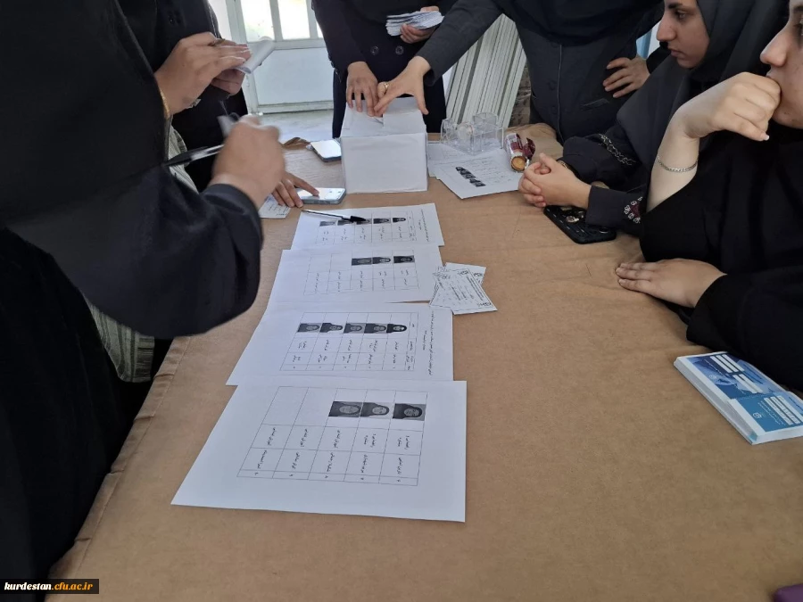 برگزاری انتخابات کانون همیاران سلامت جسم و روان در پردیس بنت الهدی صدر سنندج 2