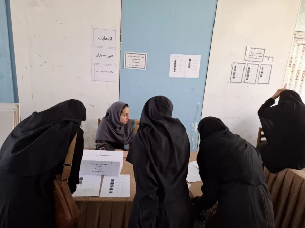 برگزاری انتخابات کانون همیاران سلامت جسم و روان در پردیس بنت الهدی صدر سنندج 3