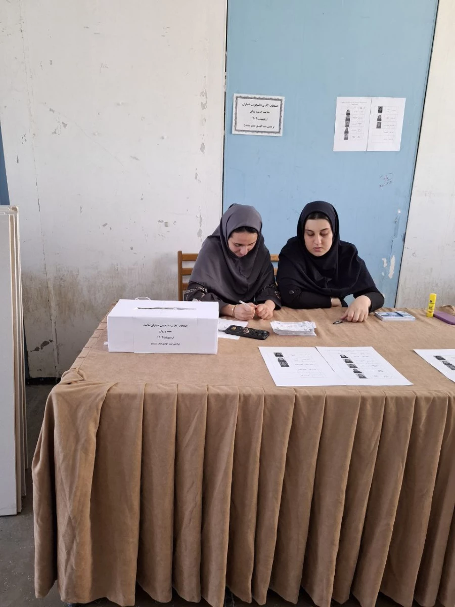 برگزاری انتخابات کانون همیاران سلامت جسم و روان در پردیس بنت الهدی صدر سنندج 4