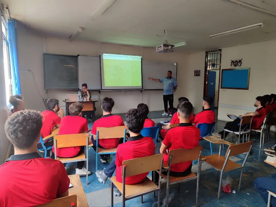 دوره داوری درجه سه فوتبال ویژه دانشجویان پردیس شهید مدرس سنندج با موفقیت برگزار شد 5