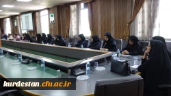 بررسی ابعاد تربیتی و اجتماعی مکتب امام خمینی(ره) در نشست هم اندیشی کارکنان و اساتید 4