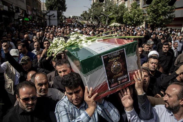 حضور پرشور دانشگاه فرهنگیان کردستان در آیین تشییع شهید رضا بسطامی 3