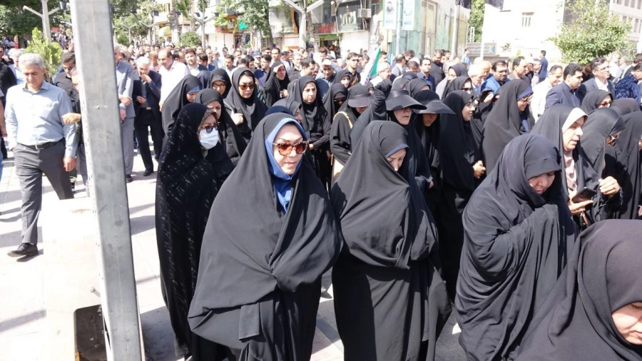 حضور پرشور دانشگاه فرهنگیان کردستان در آیین تشییع شهید رضا بسطامی 7