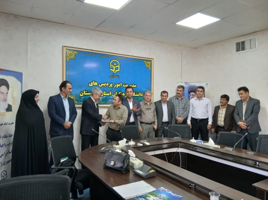 بررسی برنامه های آموزشی تابستان و تجلیل از مدیران گروه در دوازدهمین نشست شورای آموزش 3