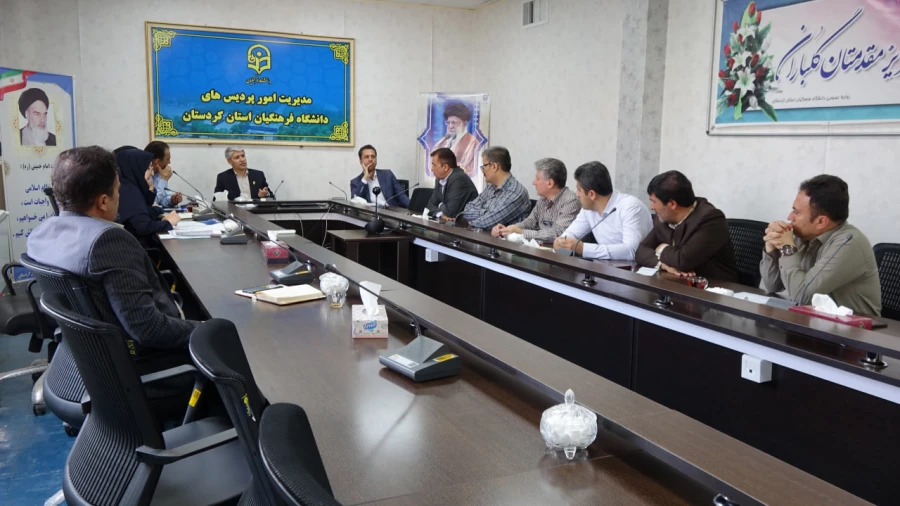 بررسی برنامه های آموزشی تابستان و تجلیل از مدیران گروه در دوازدهمین نشست شورای آموزش 6