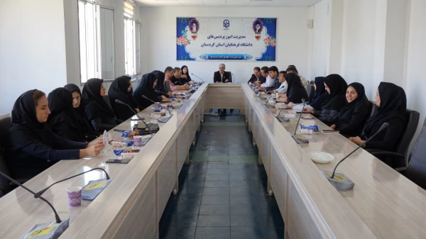 تجلیل از خدمات دکتر ناصر بهرامی، معاون پیشین توسعه منابع و امور دانشجویی پردیس 2