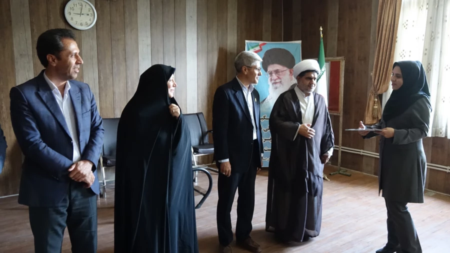 برگزراری آیین گرامیداشت روز کارمند در دانشگاه فرهنگیان کردستان 4