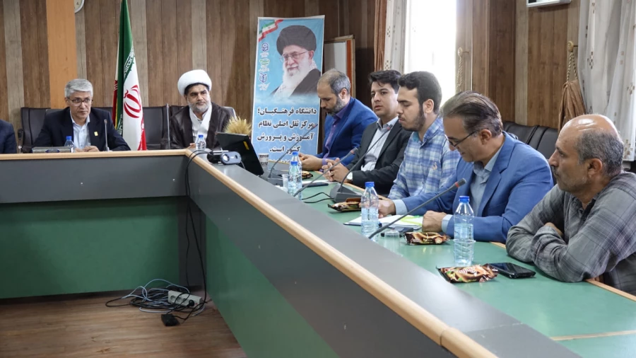 برگزراری آیین گرامیداشت روز کارمند در دانشگاه فرهنگیان کردستان 7