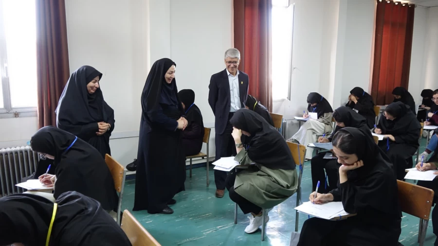 بازدید رئیس امور پردیس های دانشگاه فرهنگیان کردستان از حوزه های امتحانی 7