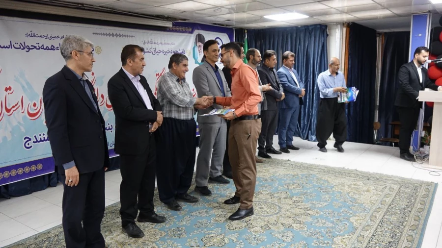 جشن دانش آموختگی دانشجومعلمان پردیس شهید مدرس دانشگاه فرهنگیان کردستان برگزار شد 5