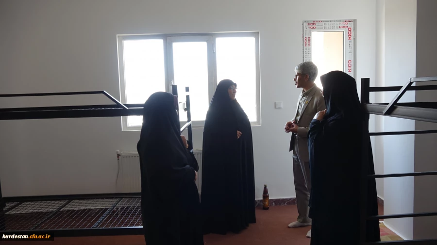 زهرا مظفر از بخش های مختلف دانشگاه فرهنگیان استان کردستان بازدید کرد 2