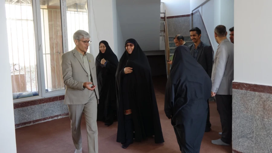 زهرا مظفر از بخش های مختلف دانشگاه فرهنگیان استان کردستان بازدید کرد 8