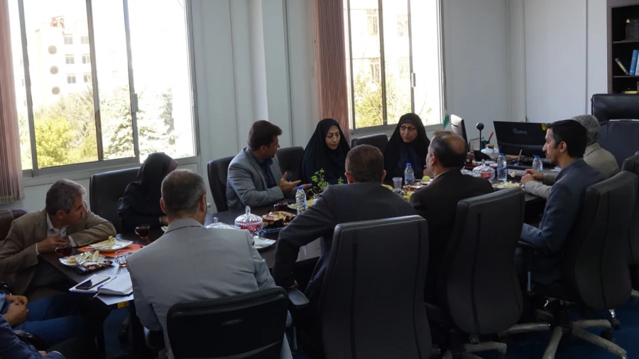 زهرا مظفر از بخش های مختلف دانشگاه فرهنگیان استان کردستان بازدید کرد 11