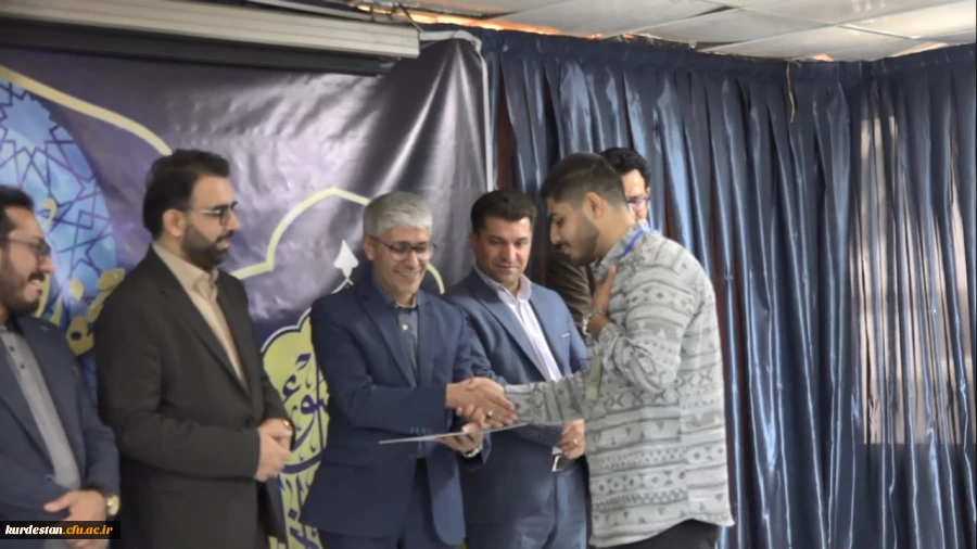 برگزاری محفل پرفیض انس با قرآن کریم در دانشگاه فرهنگیان استان کردستان 3