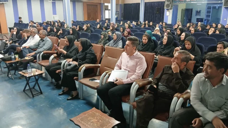 دوره آموزشی ـ توجیهی کارورزی ویژه مدیران و معلمان راهنمای مدارس تجربی برگزار شد 7