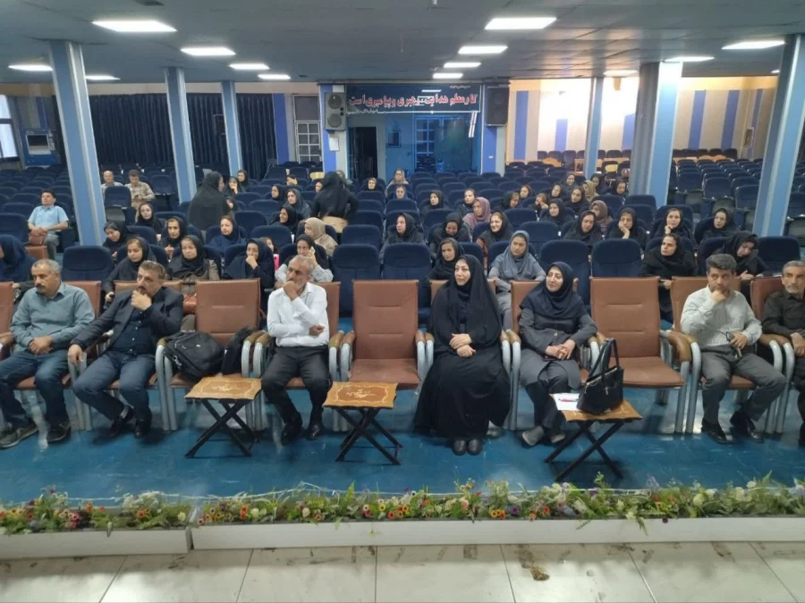 دوره آموزشی ـ توجیهی کارورزی ویژه مدیران و معلمان راهنمای مدارس تجربی برگزار شد 9