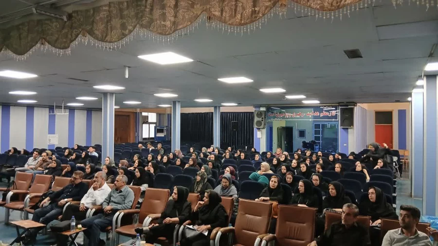 دوره آموزشی ـ توجیهی کارورزی ویژه مدیران و معلمان راهنمای مدارس تجربی برگزار شد 11