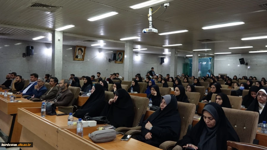 کارگاه تخصصی «نسل زد و سواد رسانه ای» با حضور مشاور شورای عالی فضای مجازی برگزار شد 4