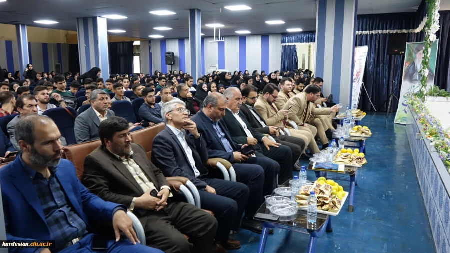 آیین استقبال از نودانشجومعلمان ورودی ۱۴۰۴ در دانشگاه فرهنگیان کردستان برگزار شد 10