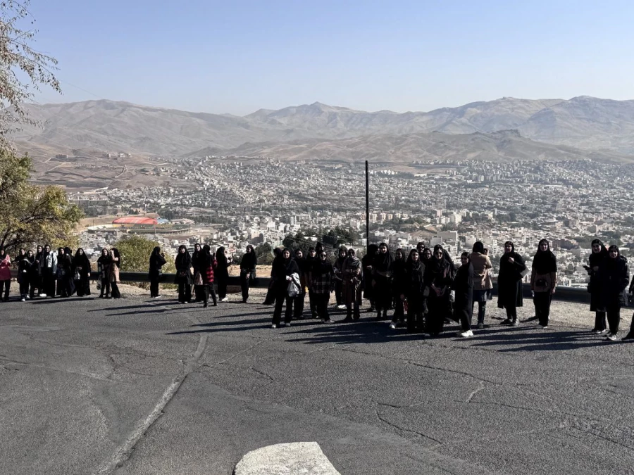 همایش کوه پیمایی و پیاده روی اعضای پردیس بنت الهدی صدر در دامنه کوه آبیدر برگزار شد 4