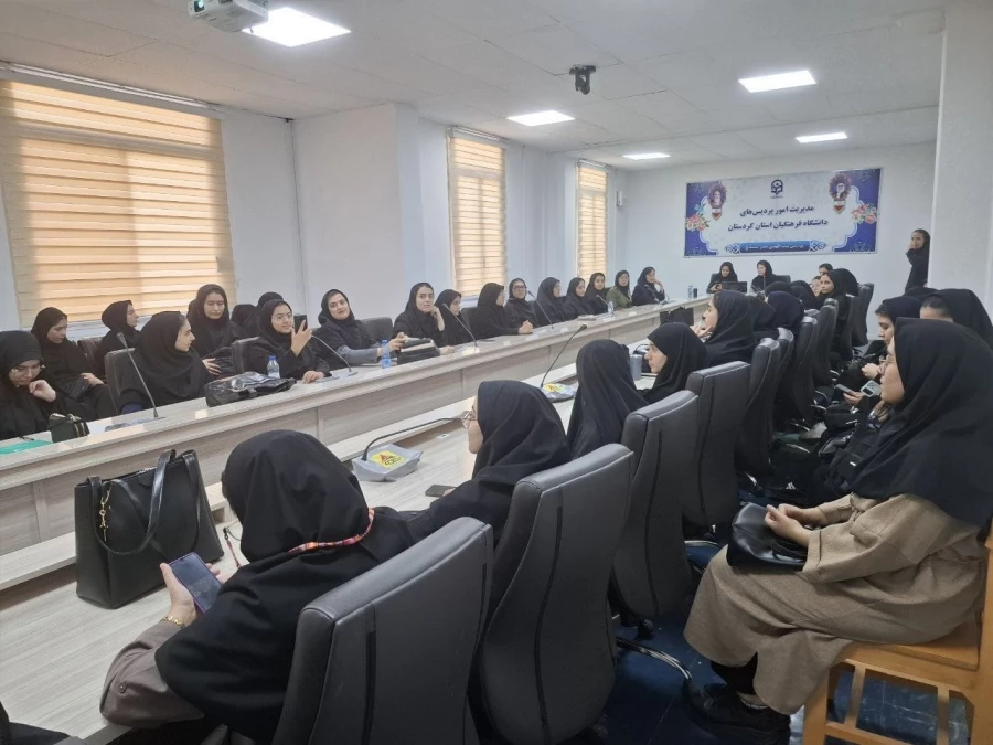 کارگاه آموزشی «تغذیه سالم، خودمراقبتی و پیشگیری از پوکی استخوان» در پردیس بنت الهدی صدر برگزار شد 3