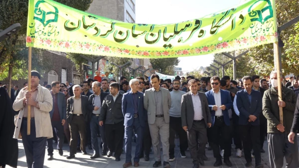 حضور پرشور دانشگاه فرهنگیان استان کردستان در راهپیمایی یوم الله سیزدهم آبان 9