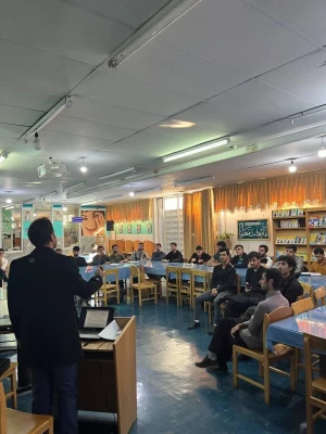 نقد و واکاوی کتاب «خودنمایی با اخلاق» در پردیس شهید مدرس 5