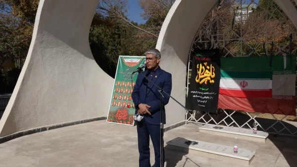 تجدید پیمان با شهدا در آیین غبارروبی مزار شهدای گکنام دانشگاه 4