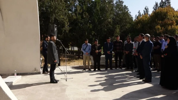 تجدید پیمان با شهدا در آیین غبارروبی مزار شهدای گکنام دانشگاه 9