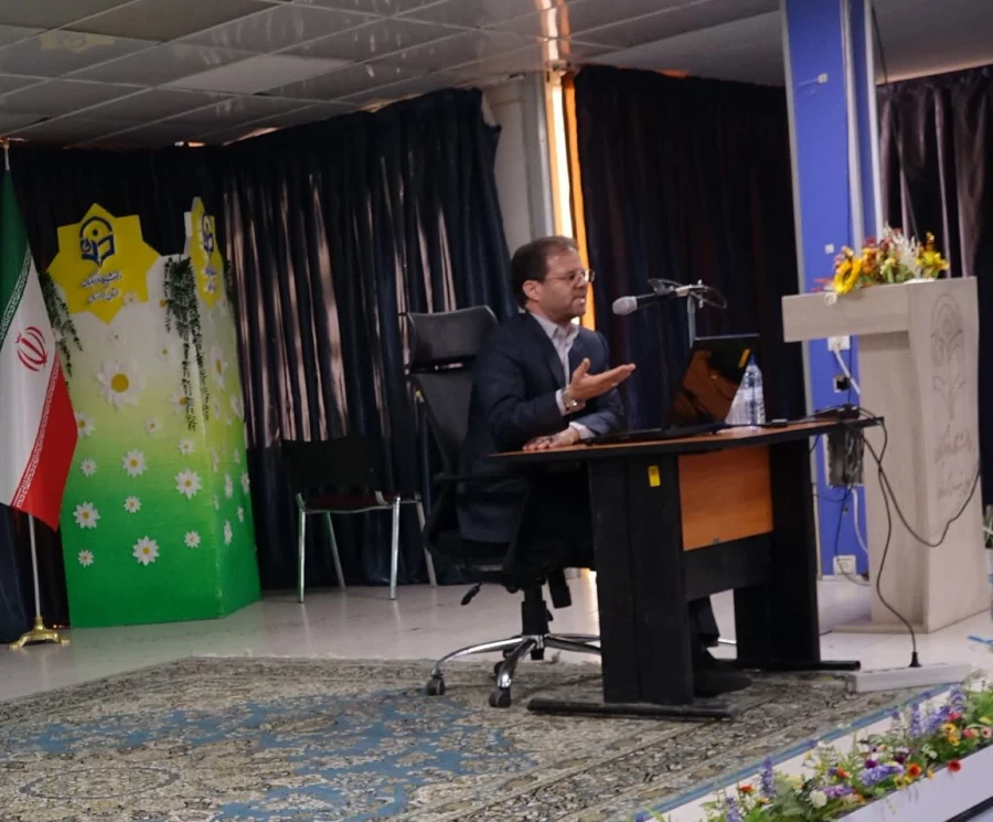 جلسه توجیهی-تبیینی گزینش برای دانشجومعلمان جدید پردیس شهید مدرس سنندج برگزار شد 4