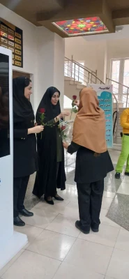 بازدید علمی دانشجویان پردیس بنت الهدی صدر از کتابخانه مرکزی امام خامنه ای سنندج 5