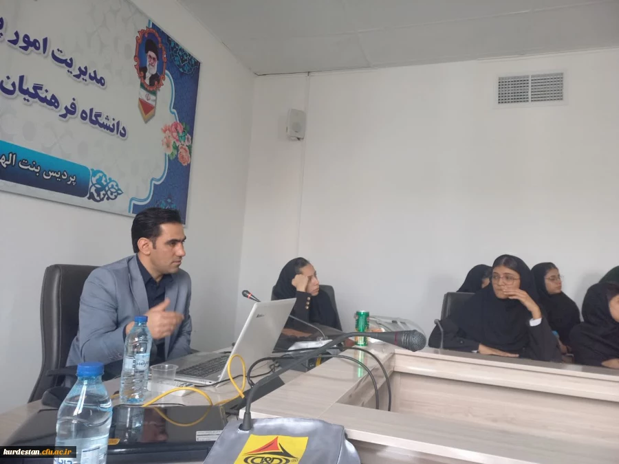 کارگاه تخصصی «تشخیص پایگاه های داده معتبر از نامعتبر» در پردیس بنت الهدی صدر برگزار شد 5