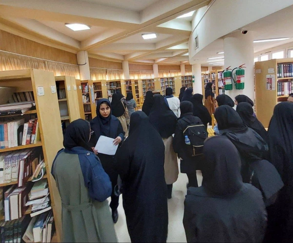 دانشجومعلمان پردیس بنت الهدی صدر سنندج از کتابخانه مرکزی دانشگاه کردستان بازدید کردند 6