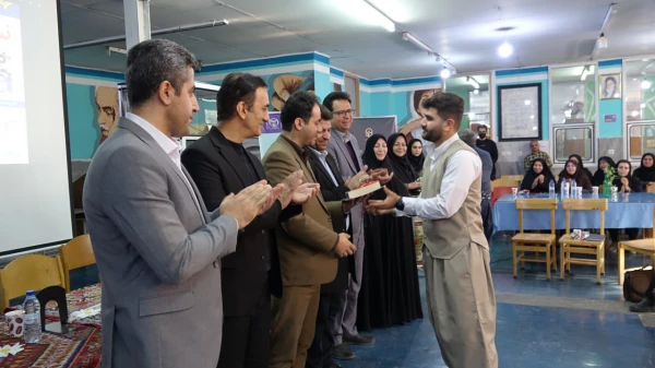 ششمین نشست کتاب خوان دانشگاه فرهنگیان کردستان برگزار شد 8