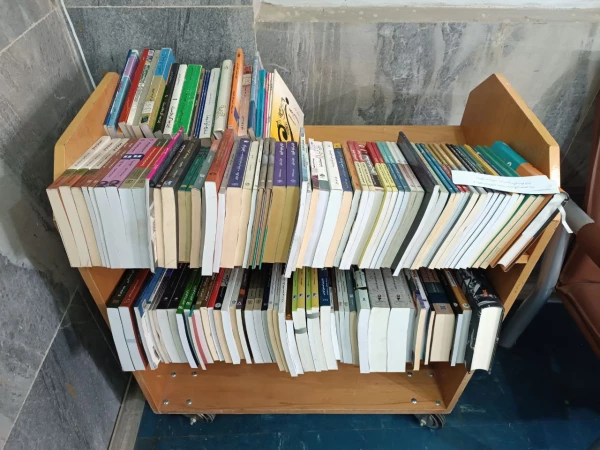 دریافت ۲۵۰ جلد کتاب اهدایی از اداره کل فرهنگ و ارشاد اسلامی کردستان توسط کتابخانه پردیس شهید مدرس 3