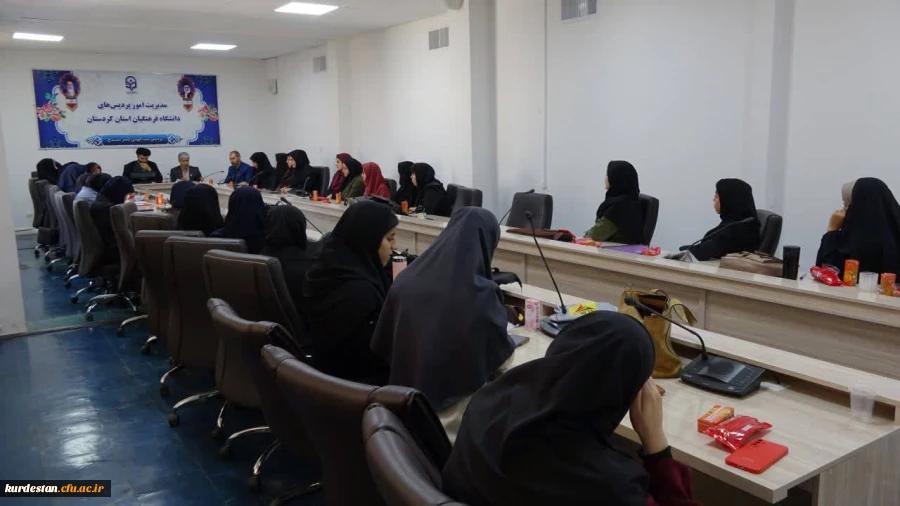 نشست تخصصی بررسی ابعاد مختلف موضوع حجاب در پردیس بنت الهدی صدر برگزار شد 3