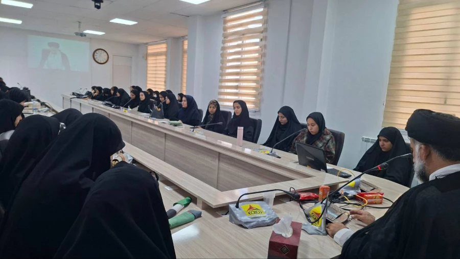 سلسله نشست های تخصصی مهدویت در پردیس شهیده بنت الهدی صدر برگزار شد 6