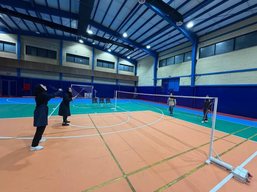 برگزاری مسابقات لیگ بدمینتون با حضور ۸ تیم دانشجویی در پردیس بنت الهدی صدر 3