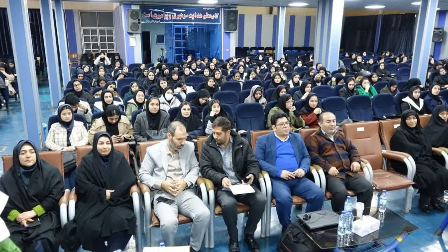 نشست توجیهی فرآیند گزینش و تخلفات اداری ویژه دانشجویان پردیس بنت الهدی صدر برگزار شد 5