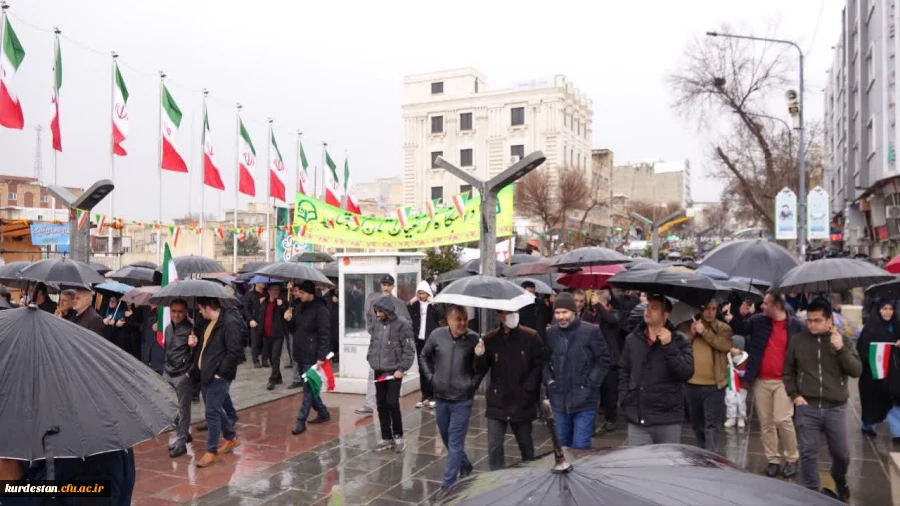 حضور پرشور دانشگاه فرهنگیان کردستان در راهپیمایی ۲۲ بهمن 8